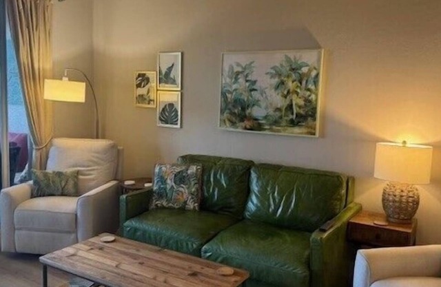 Lexington Golf Village 2 Bed/2 Bath Country Club Condo close to beaches