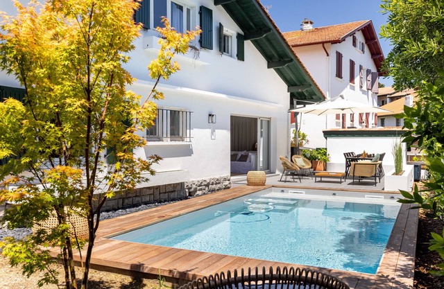 LEYORRA - House in Guéthary, swimming pool -Barnes