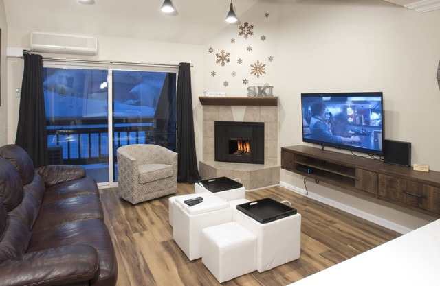 LFT37 by Park City Experience - Top floor ski-in/out at Park City Mountain