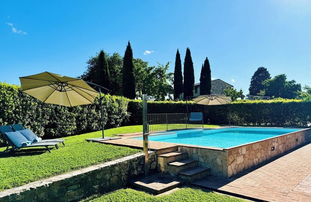 Libertas Tuscan Hideaway— Luxury villa with pool near Siena