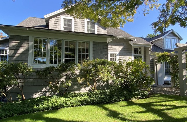 LIGHT-FILLED CHARMING ROWAYTON HOME 1 HR FROM NYC