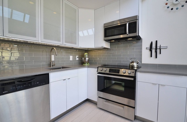 Light Filled Modern Apartment In The Heart Of Georgetown, Walk To Everything