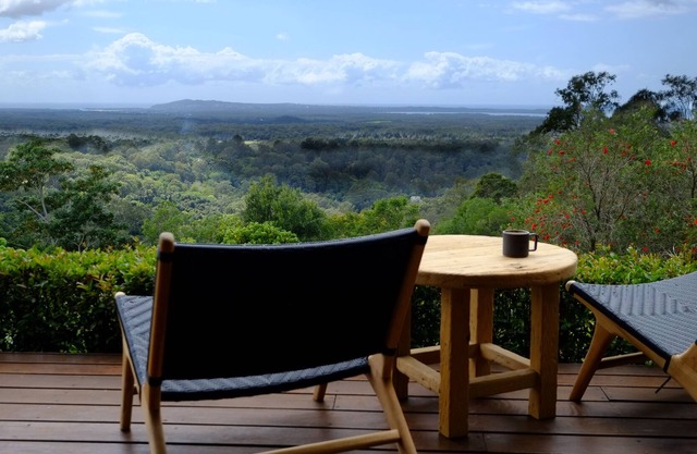 Light House^ Noosa panorama private villa^ Family & pet friendly: )