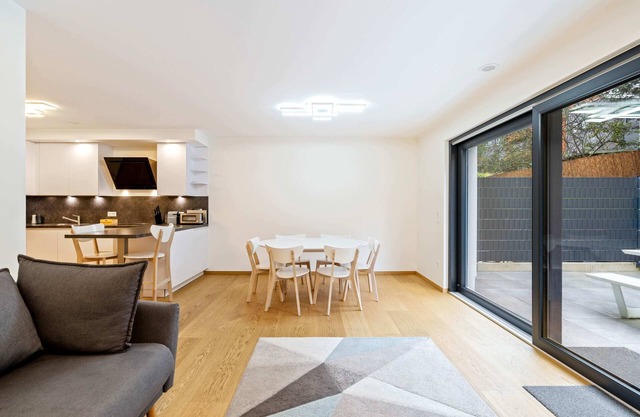Lightful Apartment with Garden & Parking