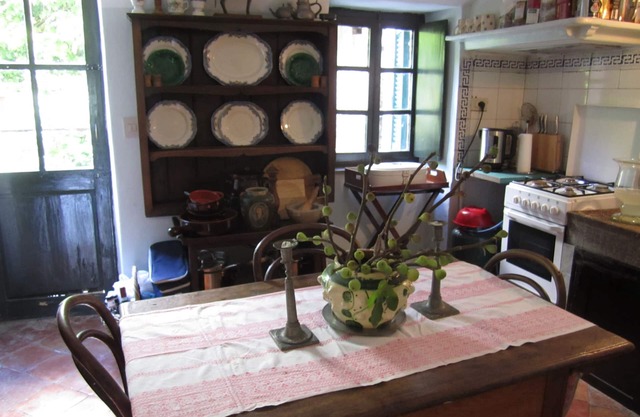 Ligur. Mansion from the 12th century for 2/3 P., in mountain village, 10 km to the sea