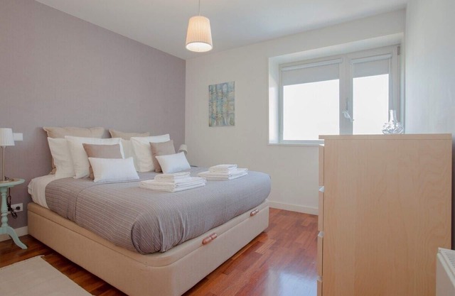 Liiiving in Porto | Bright Light Apartment