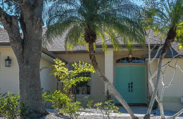 Lillian Lagoon nSpacious 3BR Canal-Front Retreat in Port Charlotte