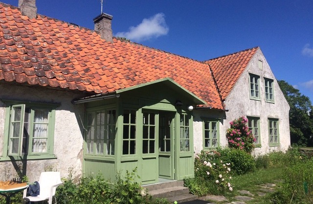 LIMESTONE COTTAGE CLOSE TO OCEAN & BISTRO