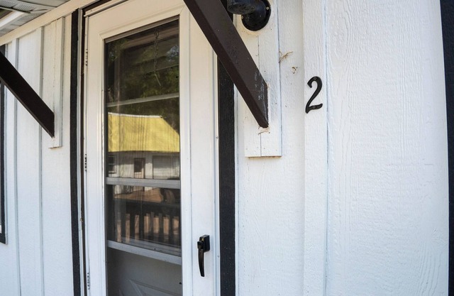 Lincolnwood Resort Cabin 2