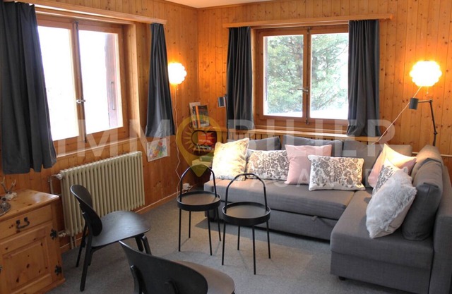 Linen is not included in the service. We provide, if desired, linen packages including bed linen, ba