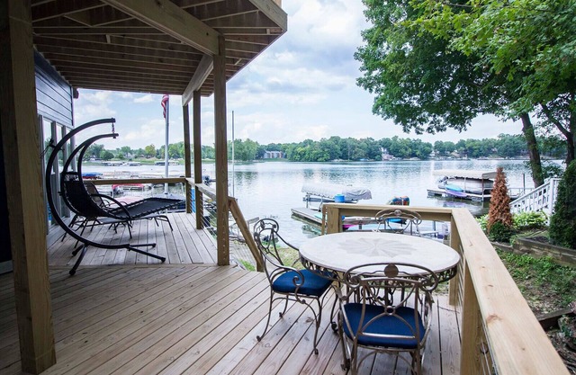 Little Chi Spot Lakehouse- sleeps 20, FREE boat slip
