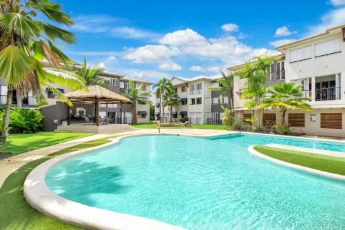 Little Palm- 2 Bedroom Tropical Escape