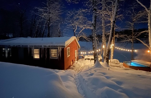 Little Red Cabin - Hot Tub - Lake - ATV