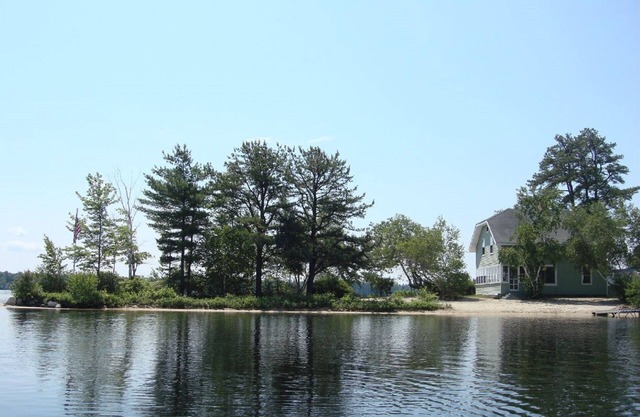 Little Sebago Lake - Private Sandbar With A White Sand Beach - Full Sun