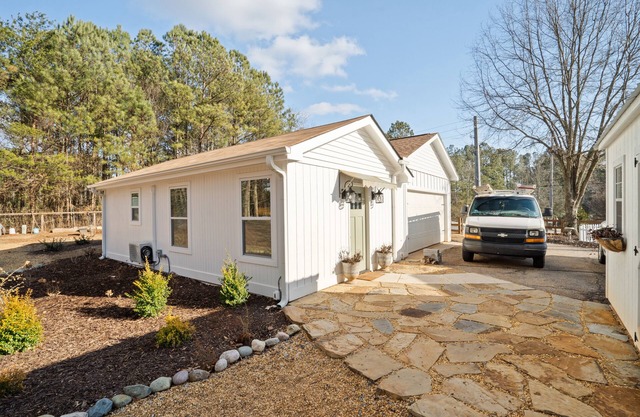 Little White Cozy Cottage
