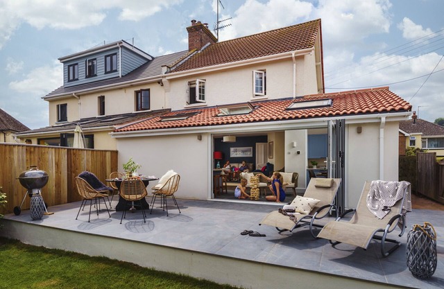 Littlefields - With hot tub and short walk to beach