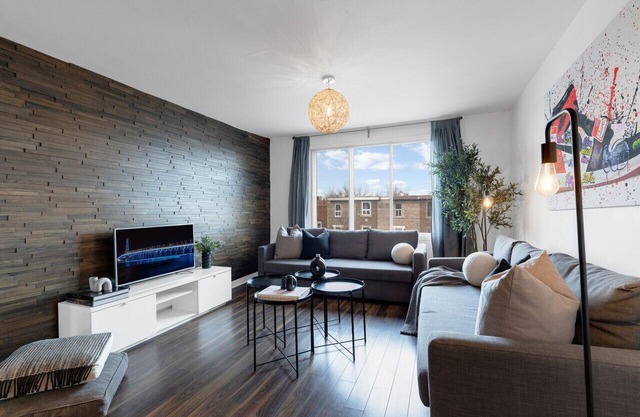 LiV MTL Soho-3 Spacious 2BR Suite + Big Rooftop