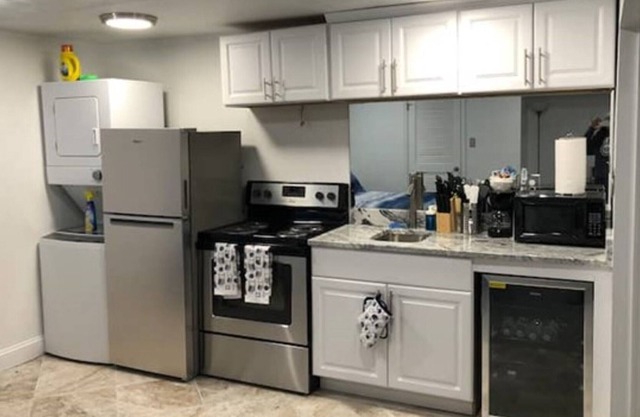 Live a Cozy and Tucked Away Lifestyle in this city style Studio!
