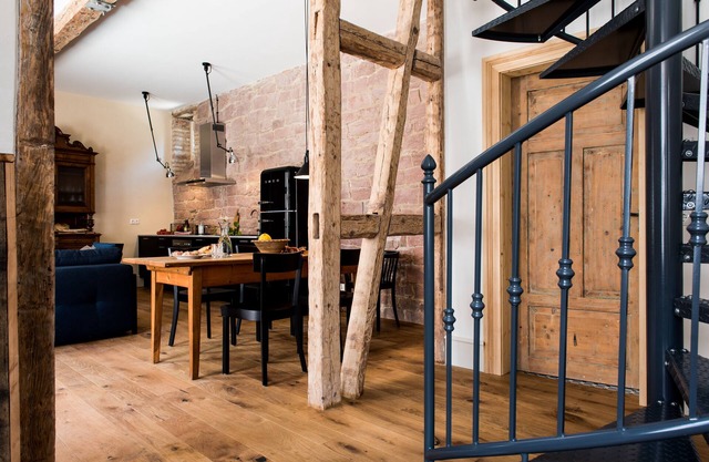 Living in a listed building, 2-floor apartment, high-quality furnishings