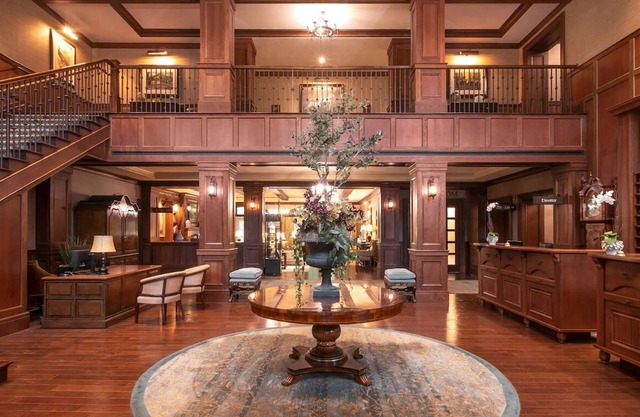 Living the Cottage Suite Life & Outdoor Adventure Awaits! Pool, Spa & Fitness