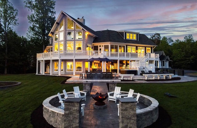 LKA All Day! - An Expansive Waterfront Retreat on Lake Anna
