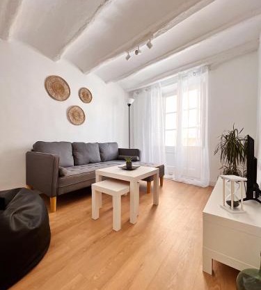 Lo Corner House