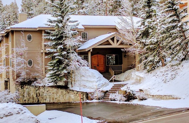 Loca @Canyon Lodge Pvt HotTub/Sauna-Garage Parking