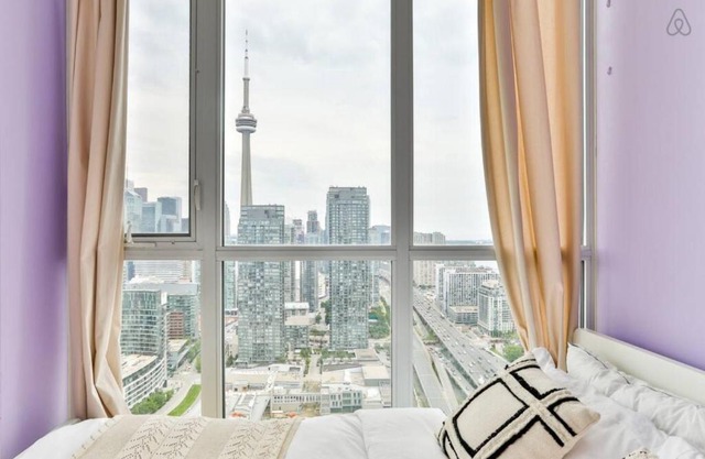 [Locals]·T305@Cozy lake+CN tower view 3bdr free parking.