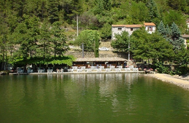 Location DE 4 A 6 Personnes AU Soleil