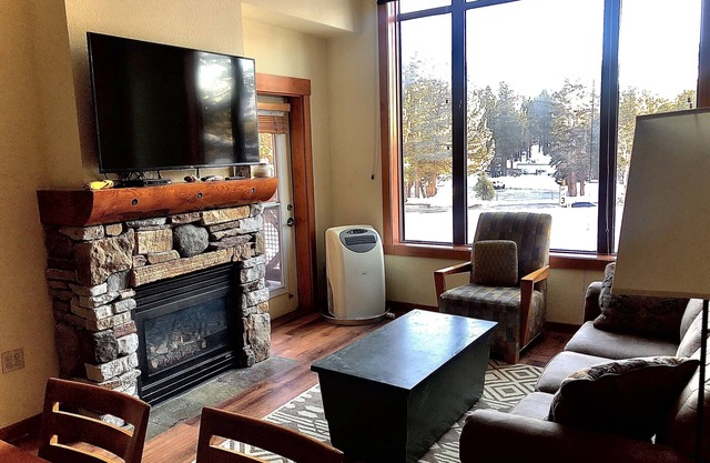Location! Prime Heart of Village- Walk to Gondola