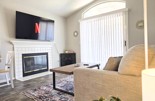 Location! Quick Freeway Access to Airport & Strip!