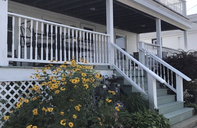 Location Value! Steps to Beach Perfect for Summer Trip - Renovated 4-5BR Retreat