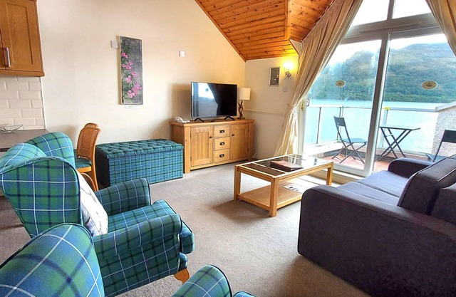 Loch Rannoch Highland Club Lochside Lodge 08
