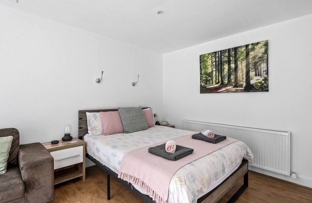 Lodge 2 - Lytton Tree Lodge