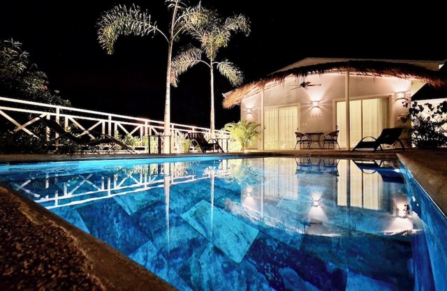 Lodge 5 minutes from the Beaches/City Center overlooking the Jungle Ocean View