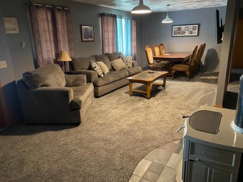 Lodge 545 Complete Large brick house fully furnished