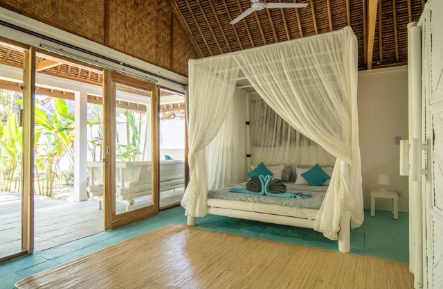 LODGE INDIVIDUAL VIP WITH TERRACE WITH GARDEN VIEW