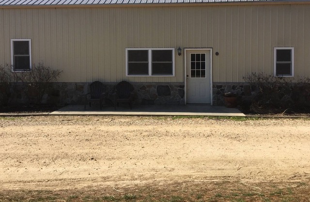 Lodge nestled in the foothills of the Shawnee National Forest
