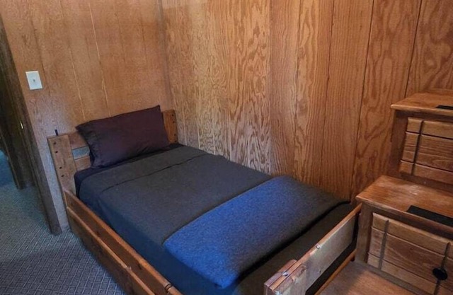 Lodge Room Twin Bunk (Room #5)