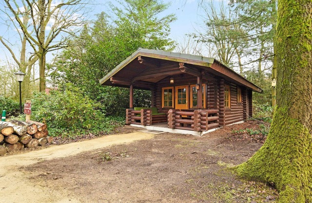 Lodge with hot tub, 18 km. from Tilburg