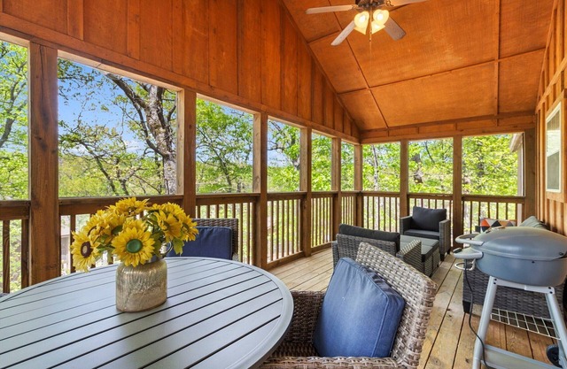 Lodge with Screened-In Porch, Free Wifi, Golf Course At Your Fingertips, Gated Community!