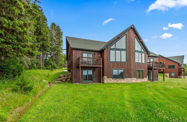 Lodges 17 - Modern condo with great views of Rangeley Lake