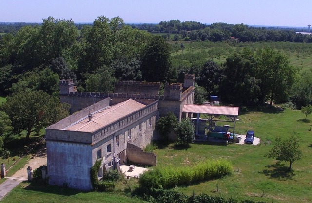 Loft 80m2 comfort in old building on organic field near Bordeaux