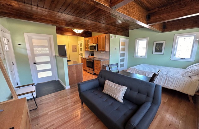 Loft at the Lagoon - Relaxing forest-inspired space in Downtown Anchorage
