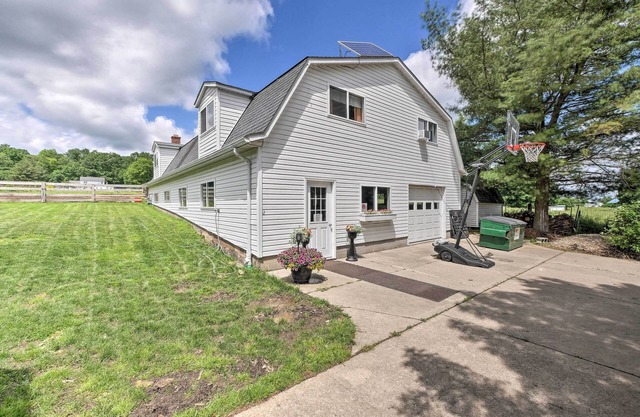 Loft Unplugged w/Outdoor Space in Amish Country!