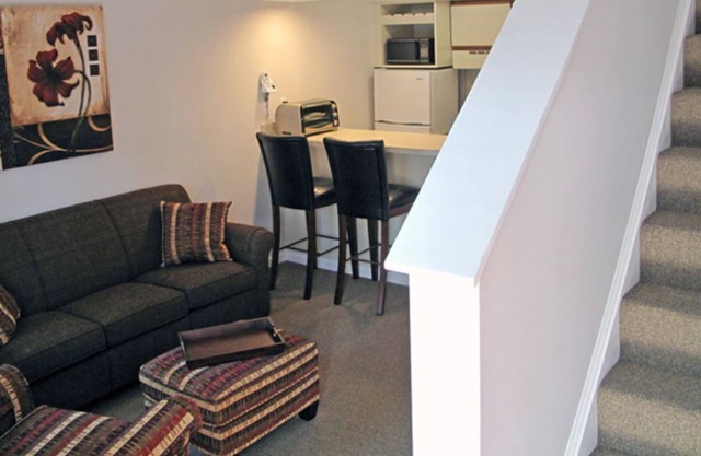 Lofts for weekly rentals! 2 miles from historic downtown.