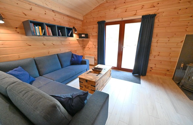 Log Cabin in Oignies with Barbecue