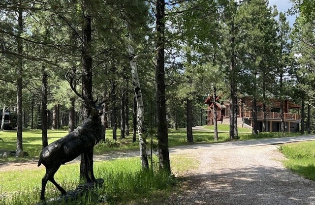 Log Home in the heart of the Black Hills. Deadwood. Sturgis.