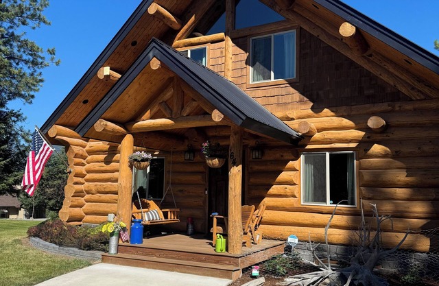 LOG HOME new built- 4bds-3 levels-golf nearby