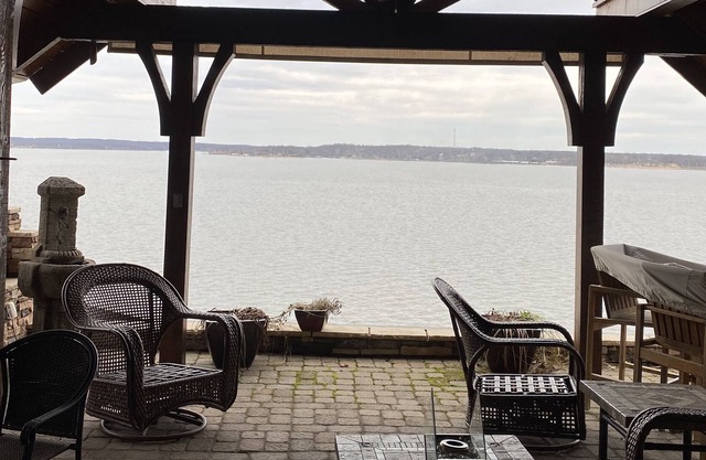 Log House - Beautiful View of Grand Lake of The Cherokees!